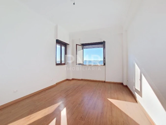 Apartamento T3 para Arrendamento em Odivelas Foto 17