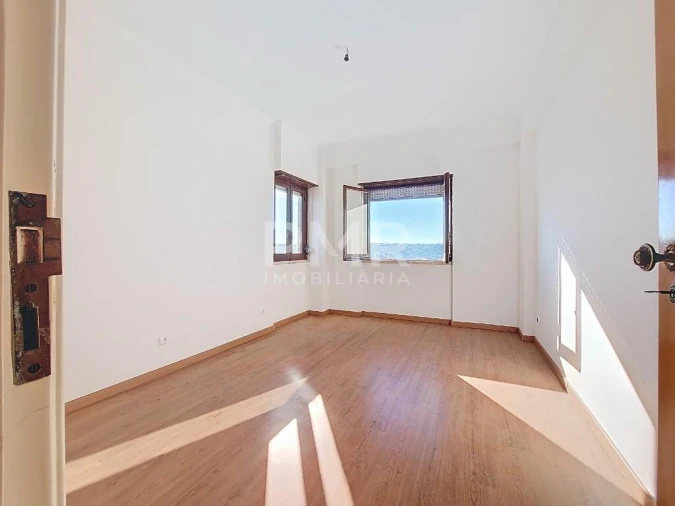 Apartamento T3 para Arrendamento em Odivelas Foto 5