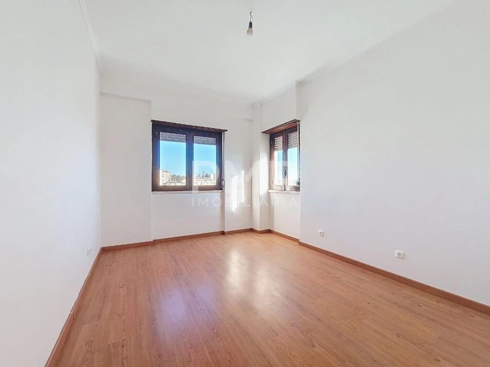 Apartamento T3 para Arrendamento em Odivelas Foto 6