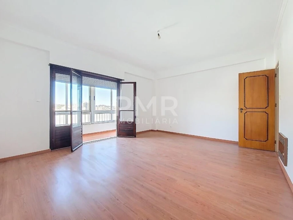 Apartamento T3 para Arrendamento em Odivelas Foto 3