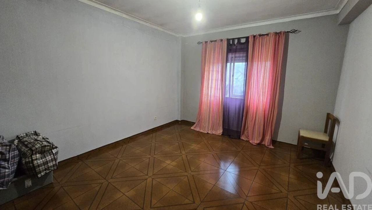 Apartamento T2 para Venda em Cadaval e Pêro Moniz Foto 8