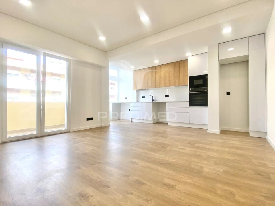 Apartamento T3 para Venda em Santa Iria de Azoia, São João da Talha e Bobadela Foto 1