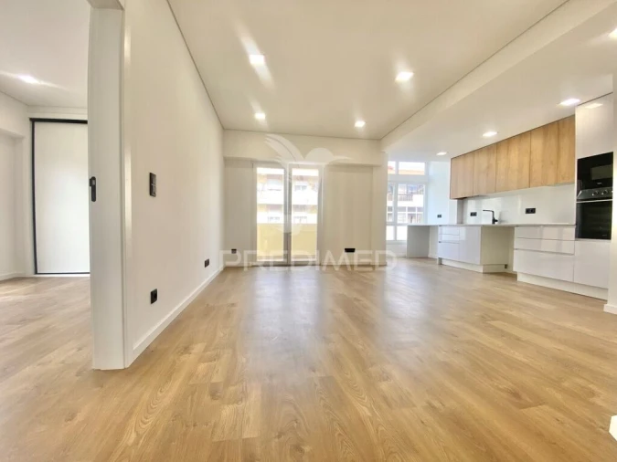 Apartamento T3 para Venda em Santa Iria de Azoia, São João da Talha e Bobadela Foto 2