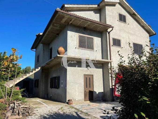 Moradia T3 para Venda em São Miguel de Poiares Foto 1