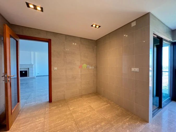 Apartamento T5 para Venda em Beja (Santiago Maior e São João Baptista) Foto 11