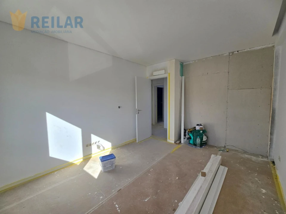 Apartamento T3 para Venda em Santa Iria de Azoia, São João da Talha e Bobadela Foto 15