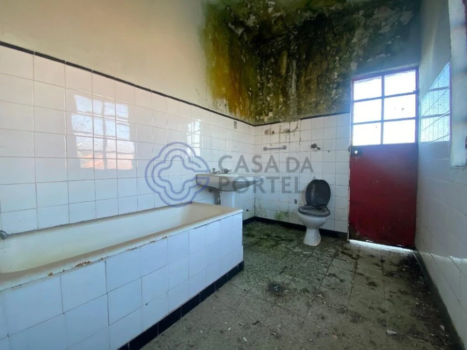 Moradia T4 para Venda em Escapães Foto 9