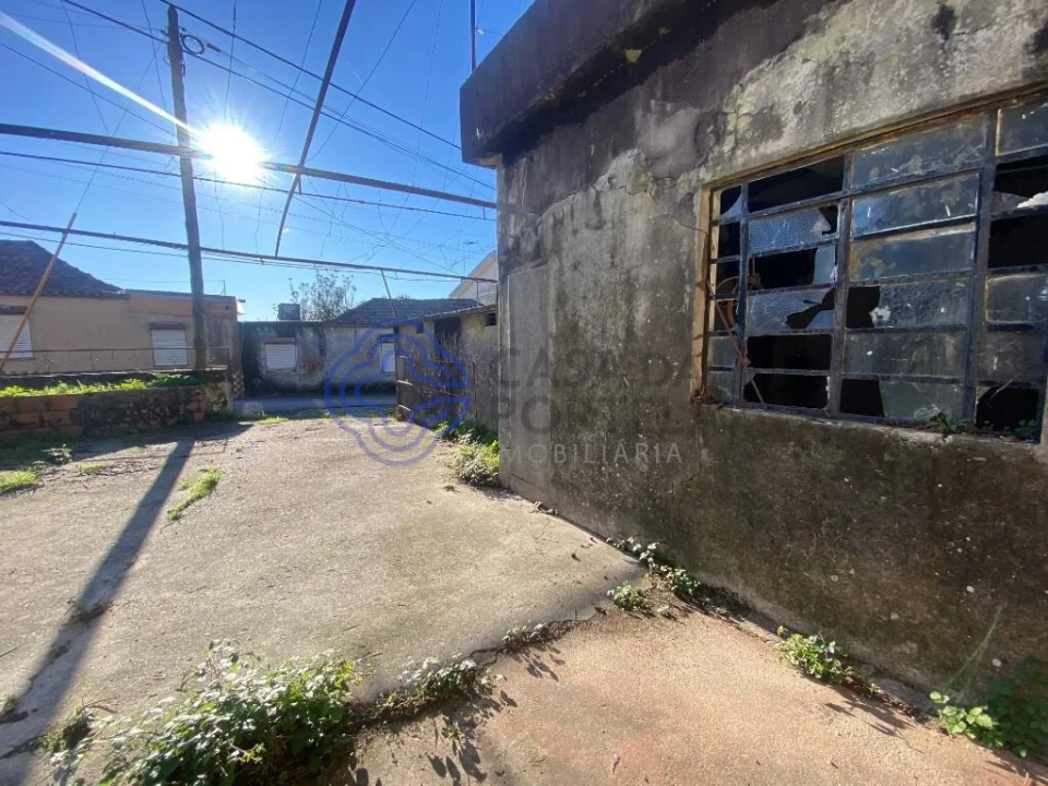 Moradia T4 para Venda em Escapães Foto 8