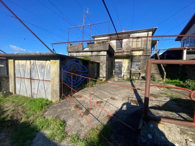 Moradia T4 para Venda em Escapães Foto 1