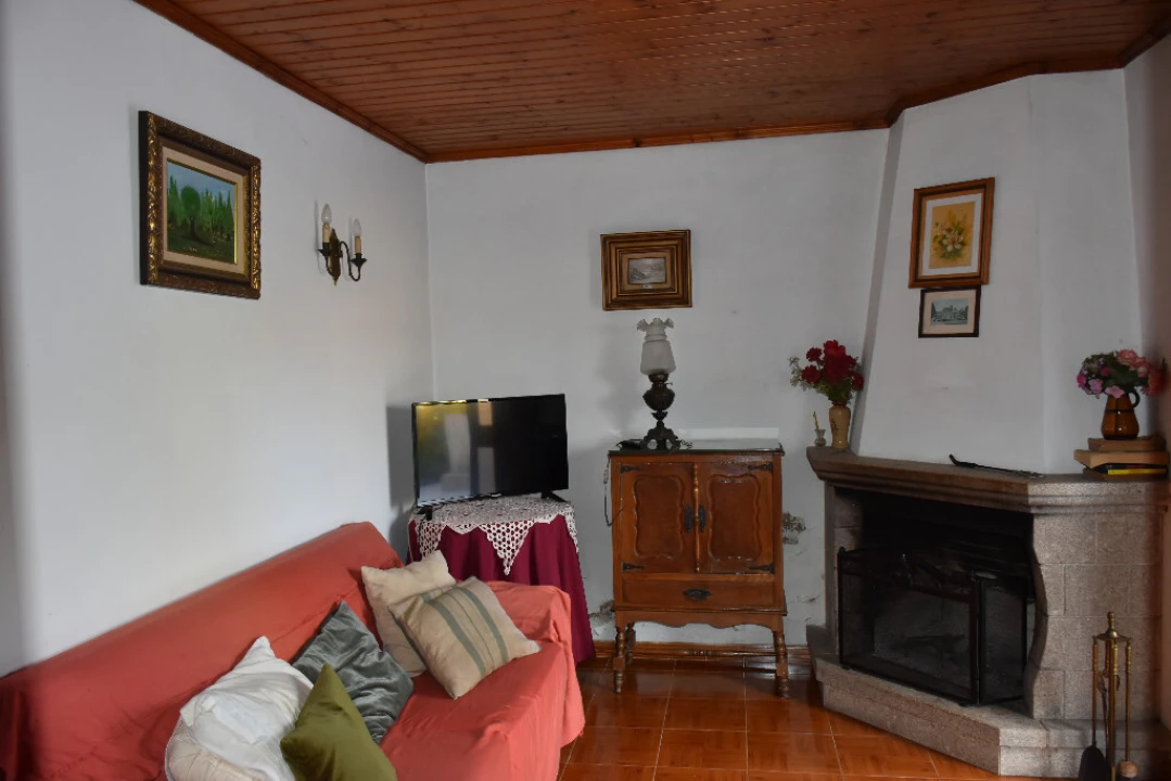 Moradia T2 para Venda em Caide de Rei Foto 2