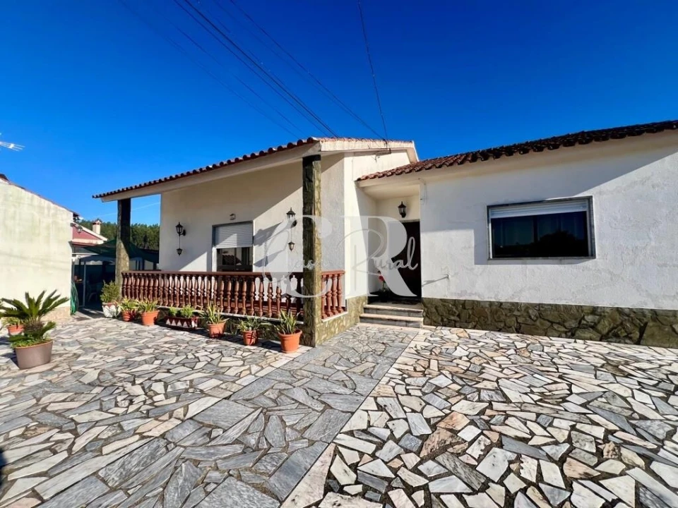 Moradia T4 para Venda em Arega Foto 53