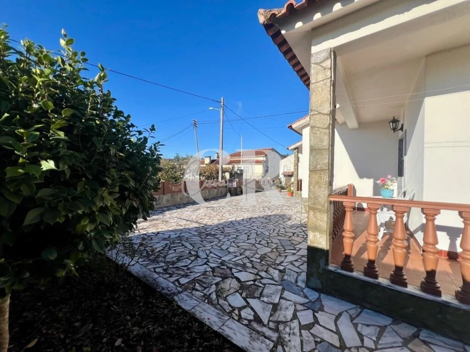 Moradia T4 para Venda em Arega Foto 48