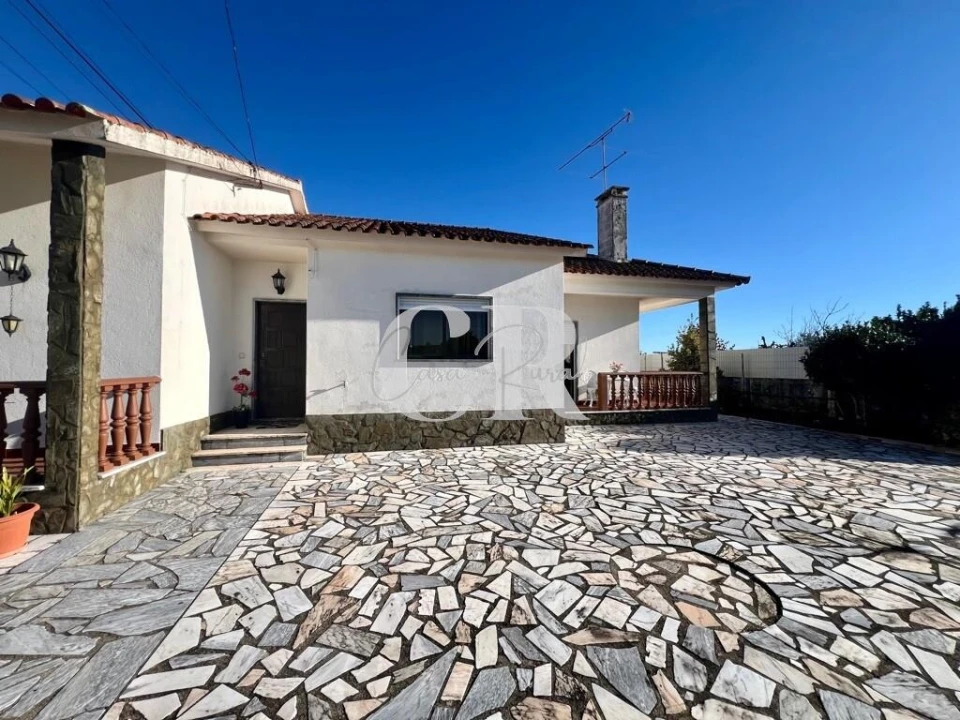 Moradia T4 para Venda em Arega Foto 52