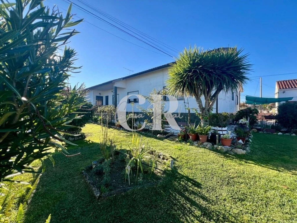 Moradia T4 para Venda em Arega Foto 24