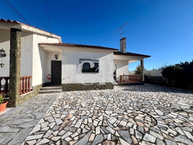 Moradia T4 para Venda em Arega Foto 52