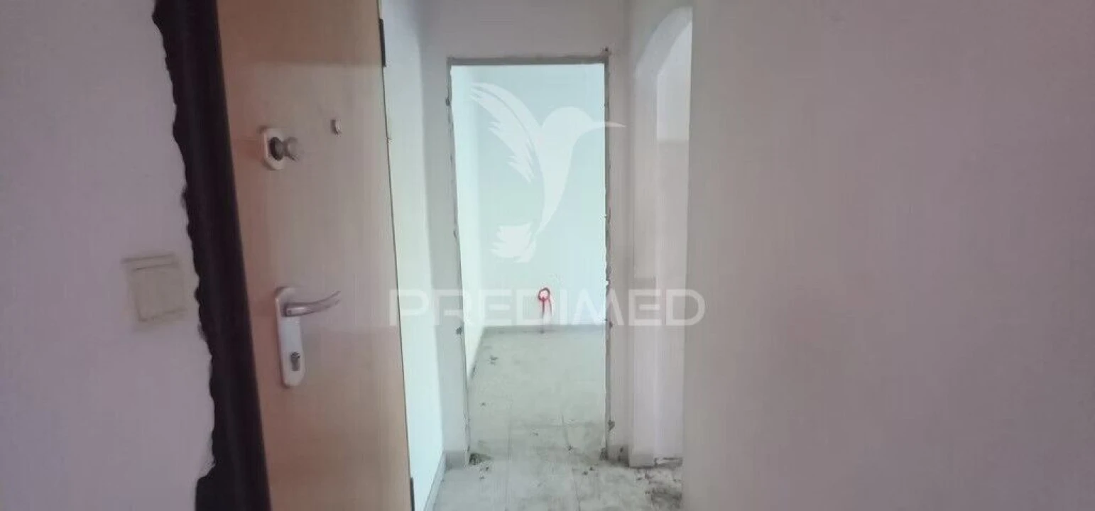 Apartamento T1 para Venda em Baixa da Banheira e Vale da Amoreira Foto 1