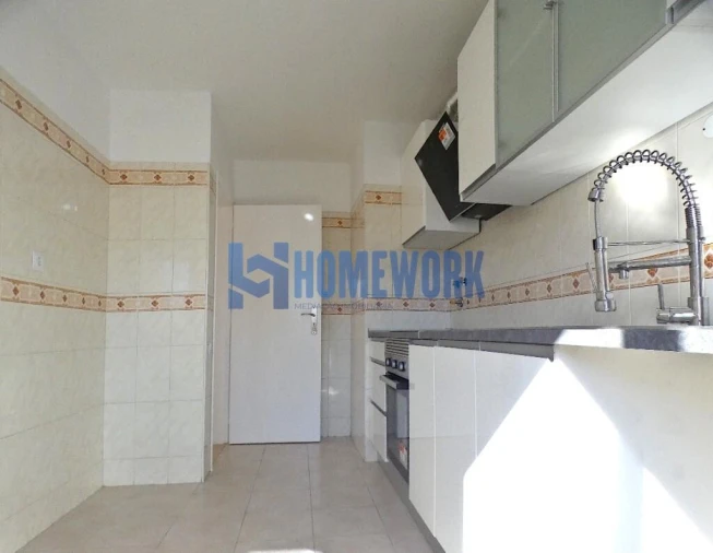 Apartamento T2 para Venda em Algueirão-Mem Martins Foto 4
