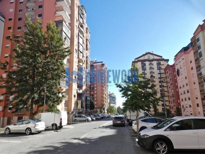 Apartamento T2 para Venda em Algueirão-Mem Martins Foto 24