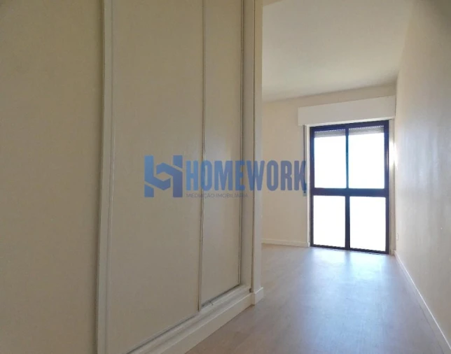 Apartamento T2 para Venda em Algueirão-Mem Martins Foto 17