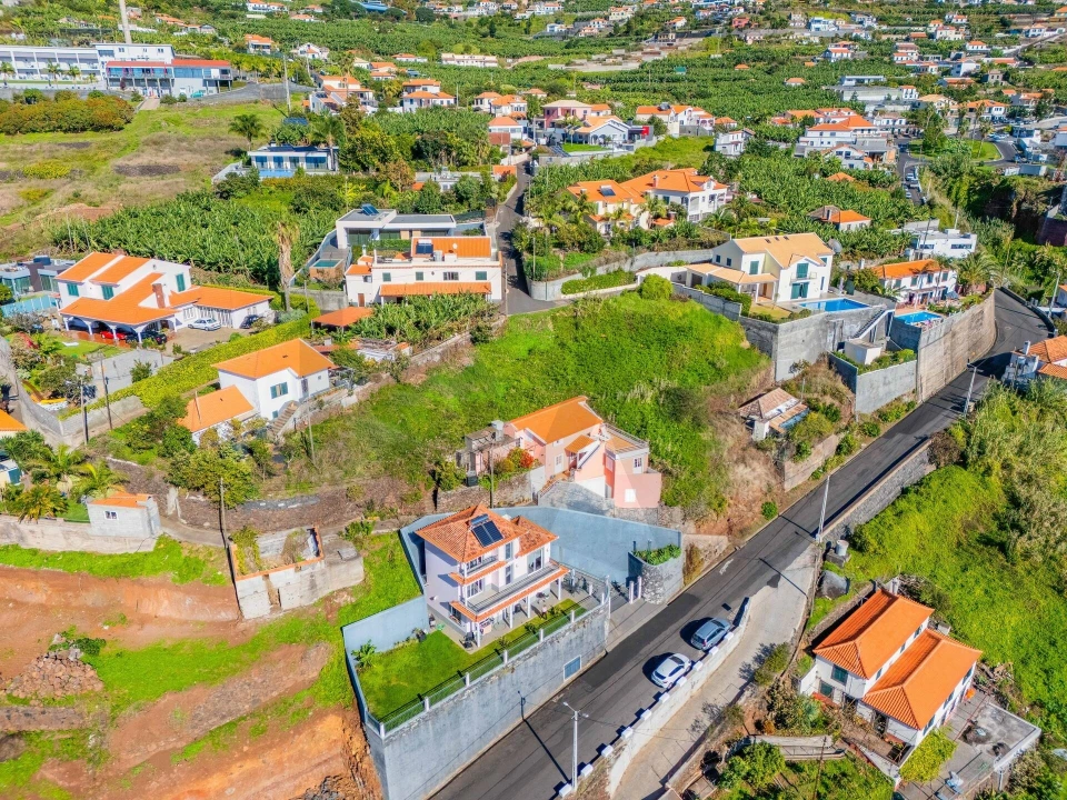 Terreno para Venda em Arco da Calheta Foto 10