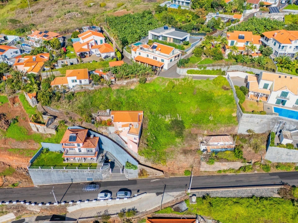 Terreno para Venda em Arco da Calheta Foto 6