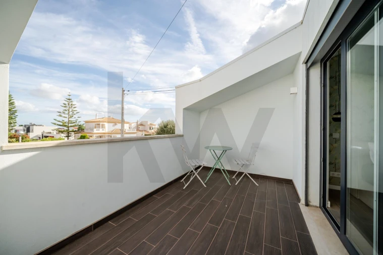 Moradia T3 para Venda em Armação de Pera Foto 32