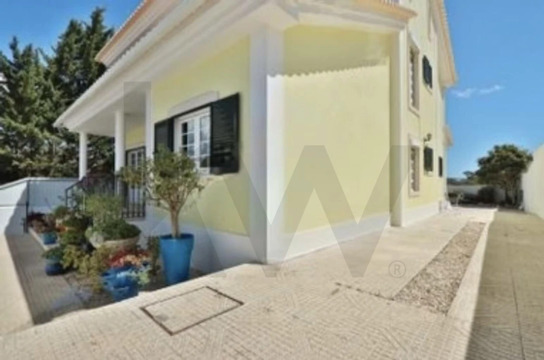 Moradia T4 para Arrendamento em Alcabideche Foto 12