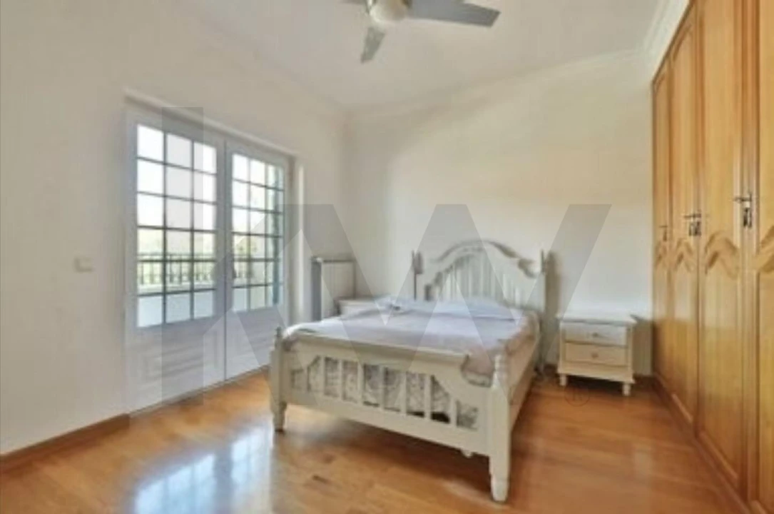 Moradia T4 para Arrendamento em Alcabideche Foto 33