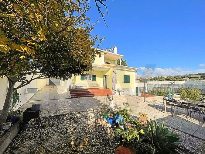 Moradia T4 para Arrendamento em Alcabideche Foto 11