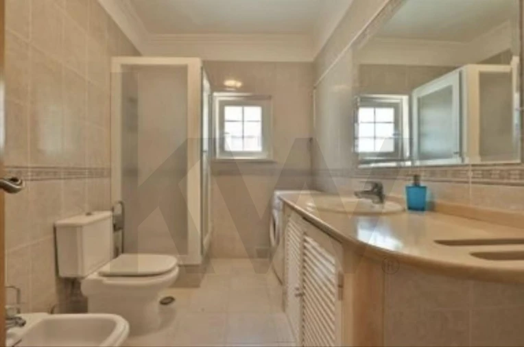 Moradia T4 para Arrendamento em Alcabideche Foto 22