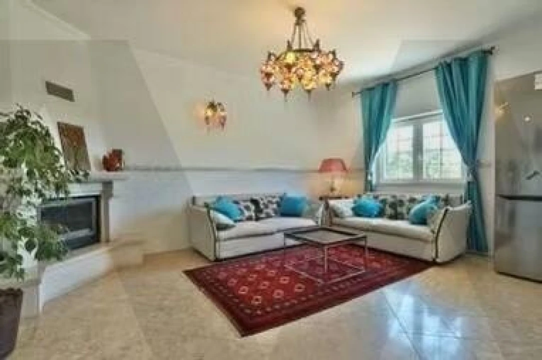 Moradia T4 para Arrendamento em Alcabideche Foto 24