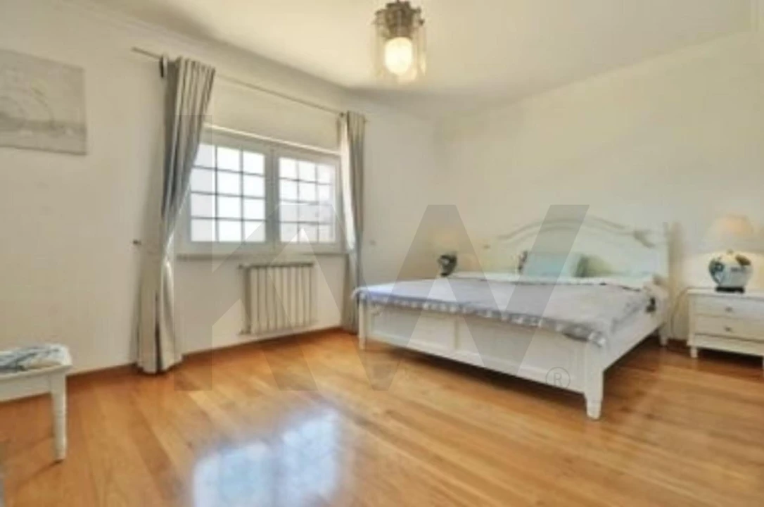 Moradia T4 para Arrendamento em Alcabideche Foto 32