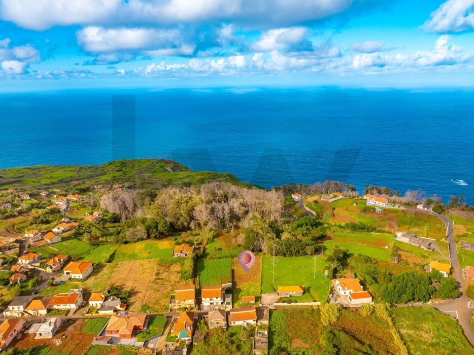 Terreno para Venda em Porto Moniz Foto 4