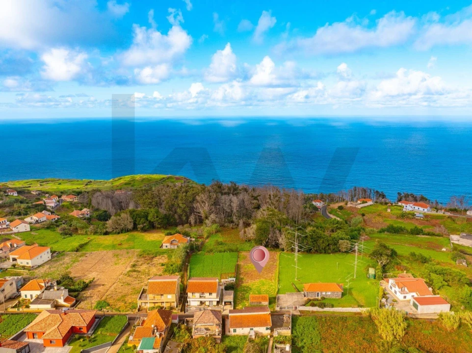Terreno para Venda em Porto Moniz Foto 9