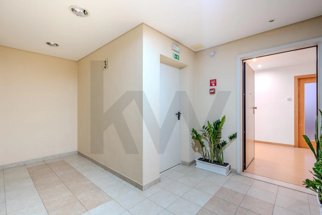 Apartamento T3 para Venda em São Domingos de Rana Foto 48