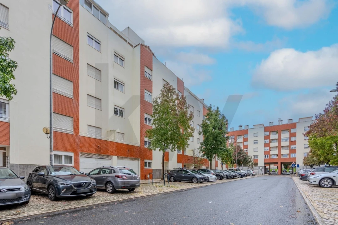 Apartamento T3 para Venda em São Domingos de Rana Foto 3