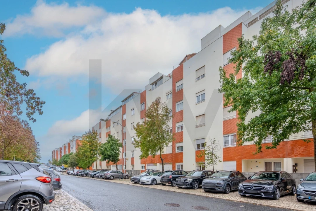 Apartamento T3 para Venda em São Domingos de Rana Foto 2