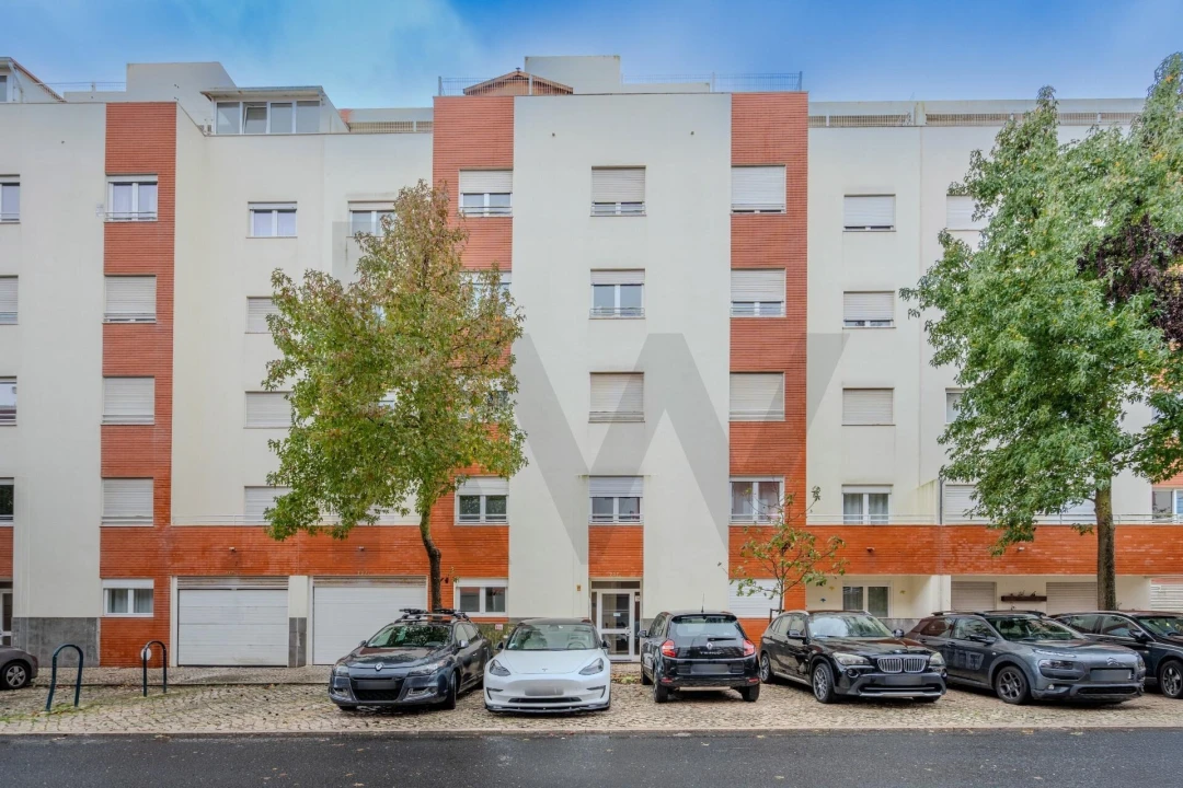 Apartamento T3 para Venda em São Domingos de Rana Foto 1