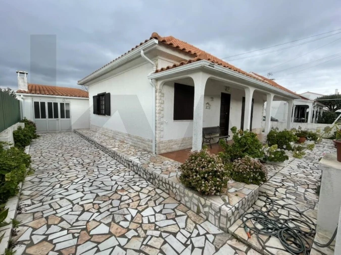 Moradia T2 para Venda em Quinta do Conde Foto 5