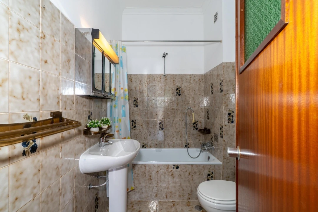 Apartamento T2 para Venda em Vila Real de Santo Antonio Foto 9