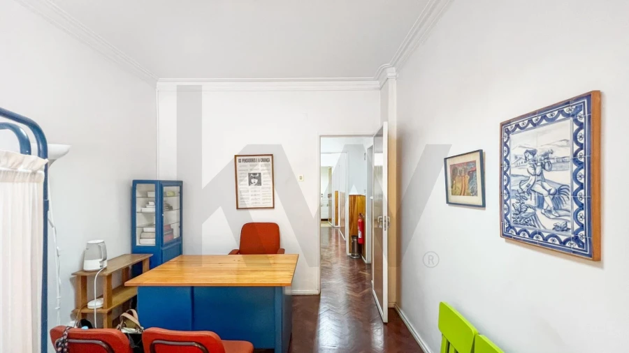 Apartamento T2 para Venda em Carnide Foto 4