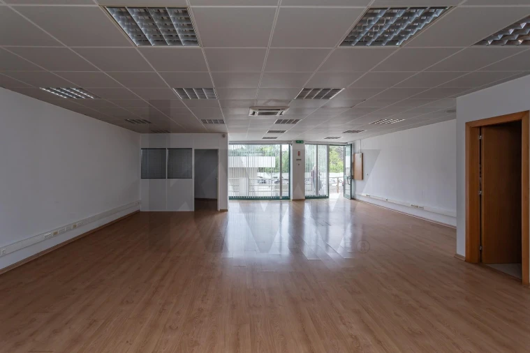 Loja para Arrendamento em Carcavelos e Parede Foto 4