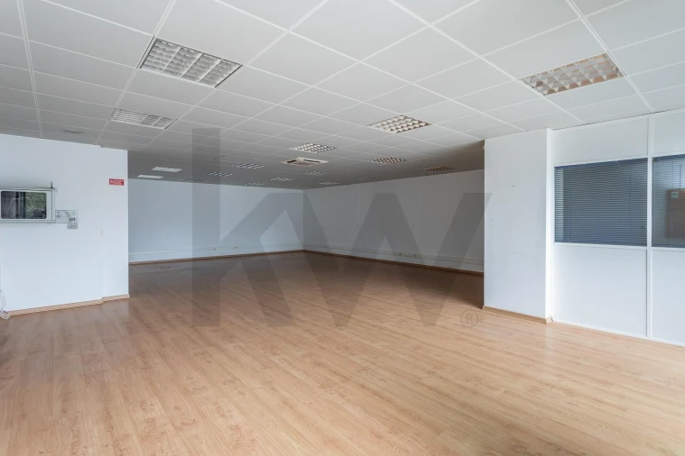 Loja para Arrendamento em Carcavelos e Parede Foto 6