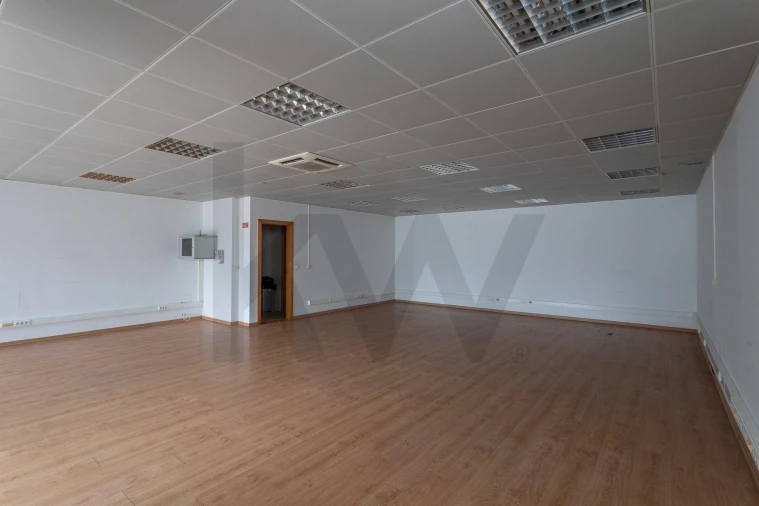 Loja para Arrendamento em Carcavelos e Parede Foto 10