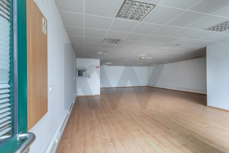 Loja para Arrendamento em Carcavelos e Parede Foto 5