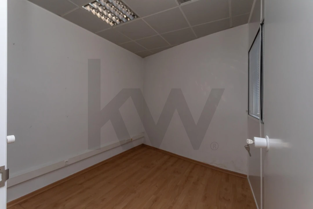 Loja para Arrendamento em Carcavelos e Parede Foto 13