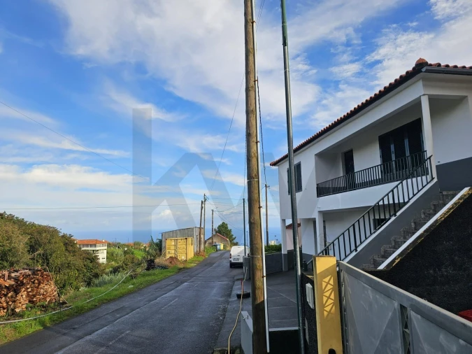 Moradia T3 para Venda em Santana Foto 2