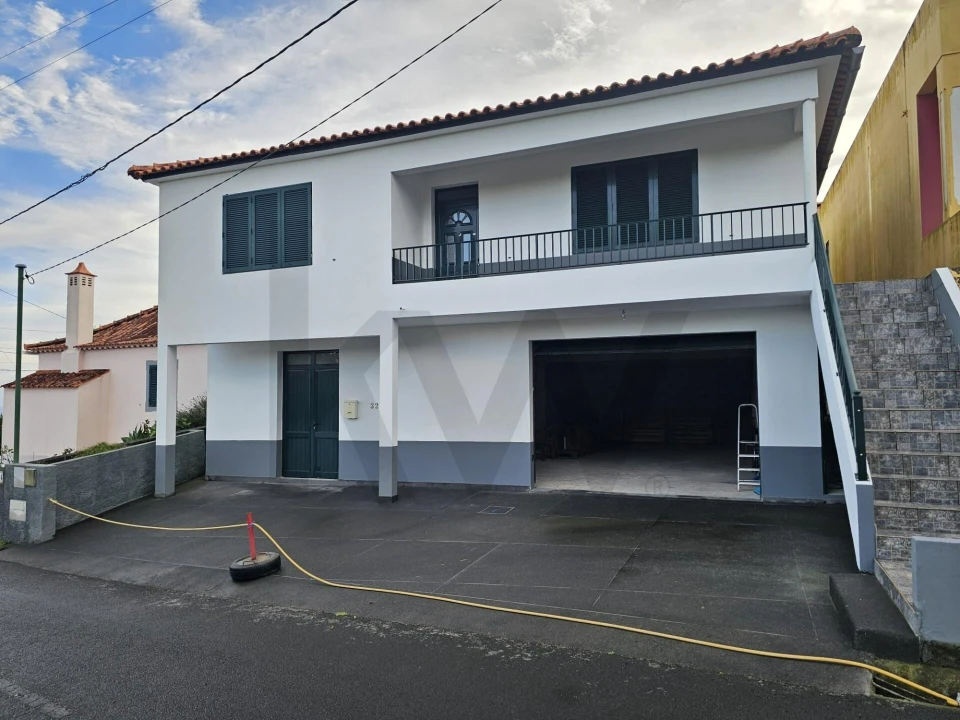 Moradia T3 para Venda em Santana Foto 1