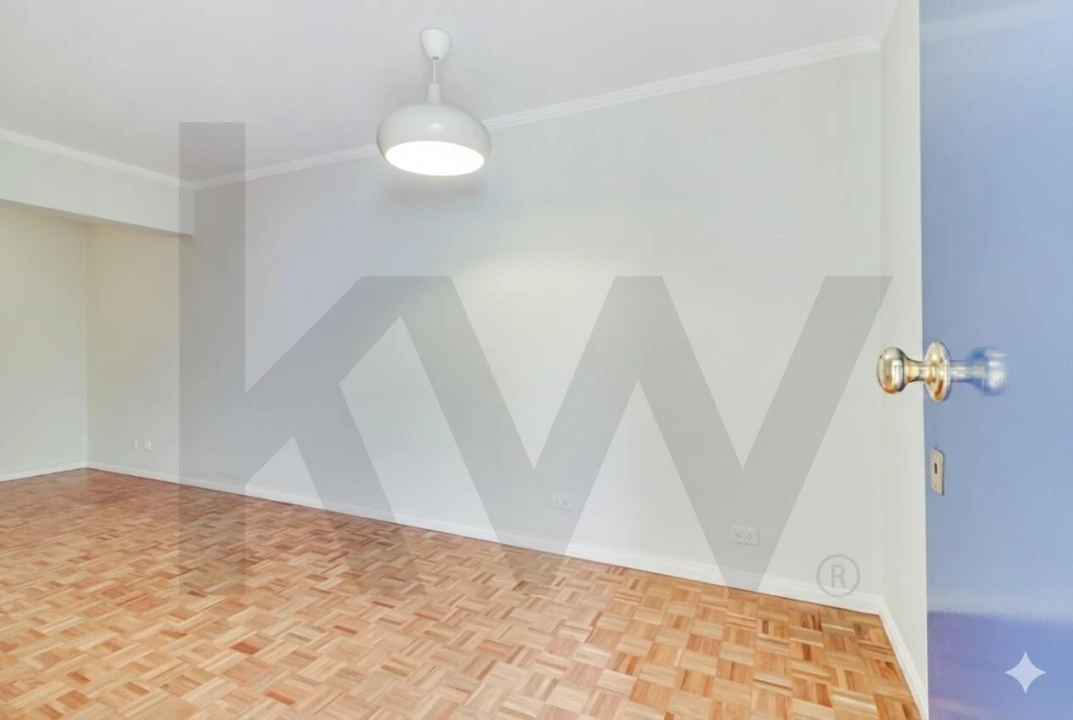 Apartamento T2 para Arrendamento em Lumiar Foto 7