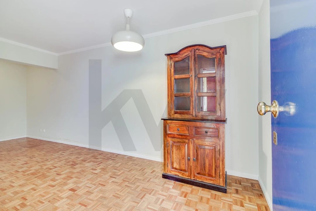 Apartamento T2 para Arrendamento em Lumiar Foto 7